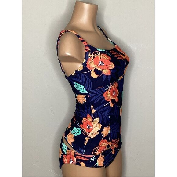 New. Seafolly tropical tankini set. DD-cup. Medium/Large. Retails $198 - Picture 3 of 11